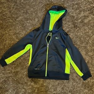 Boys size 7 Nike Therma-Fit zip up sweatshirt